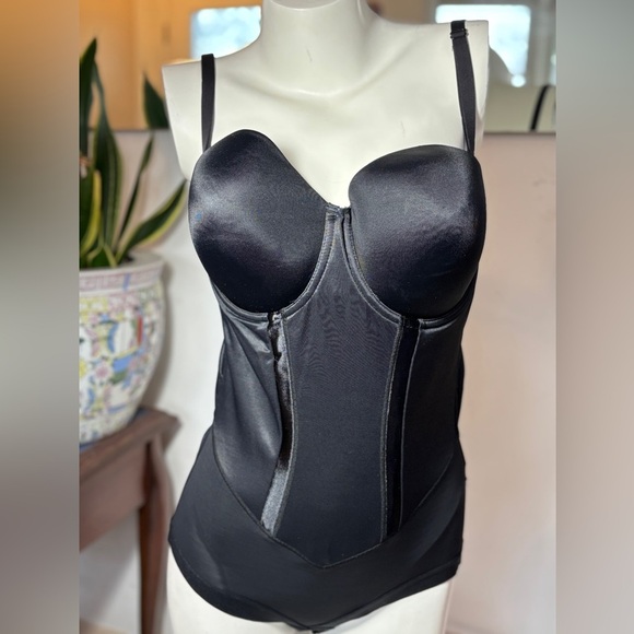 Maidenform Women's Firm Control Convertible Body
Shaper Size 36D NWOT Black Mesh - Picture 2 of 5